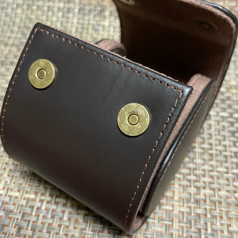 雙開深咖啡色單支旅行用錶盒 頭層皮單只快扣錶盒 單支入真皮手錶收納盒 出國用真皮旅行錶盒 真皮攜帶錶盒-細節圖7