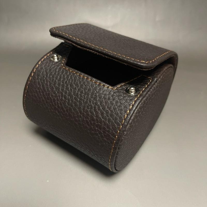 手工頭層牛皮製作 單支旅行真皮荔技紋錶盒 頭層皮手錶收納包 腕錶收藏旅行包 頭層皮 牛皮 咖啡色錶盒-細節圖5