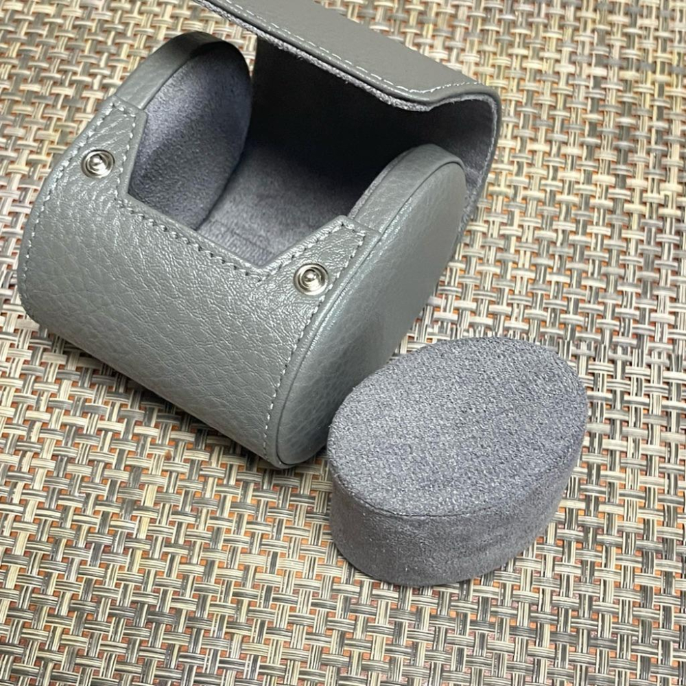 手工頭層牛皮製作 單支旅行真皮荔技紋錶盒 頭層皮手錶收納包 腕錶收藏旅行包 頭層皮 牛皮 灰色錶盒-細節圖6