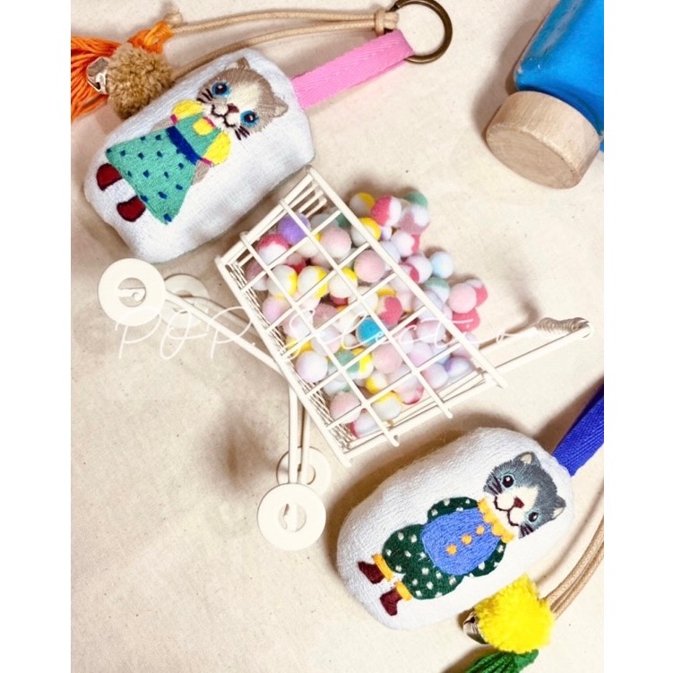 Meow～🐈  手工日式 刺繡貓咪娃娃 鑰匙圈-細節圖7