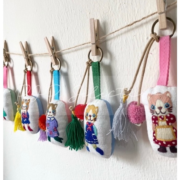 Meow～🐈  手工日式 刺繡貓咪娃娃 鑰匙圈-細節圖8