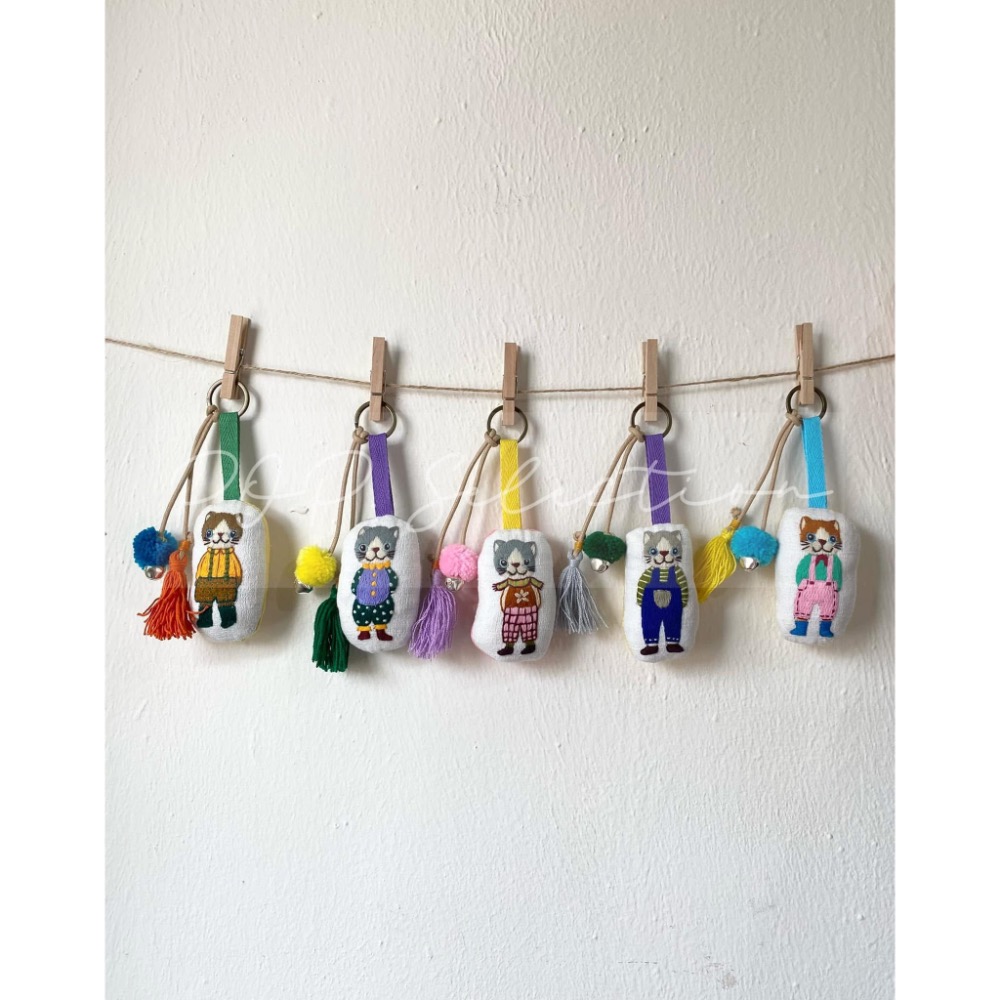 Meow～🐈  手工日式 刺繡貓咪娃娃 鑰匙圈-細節圖9