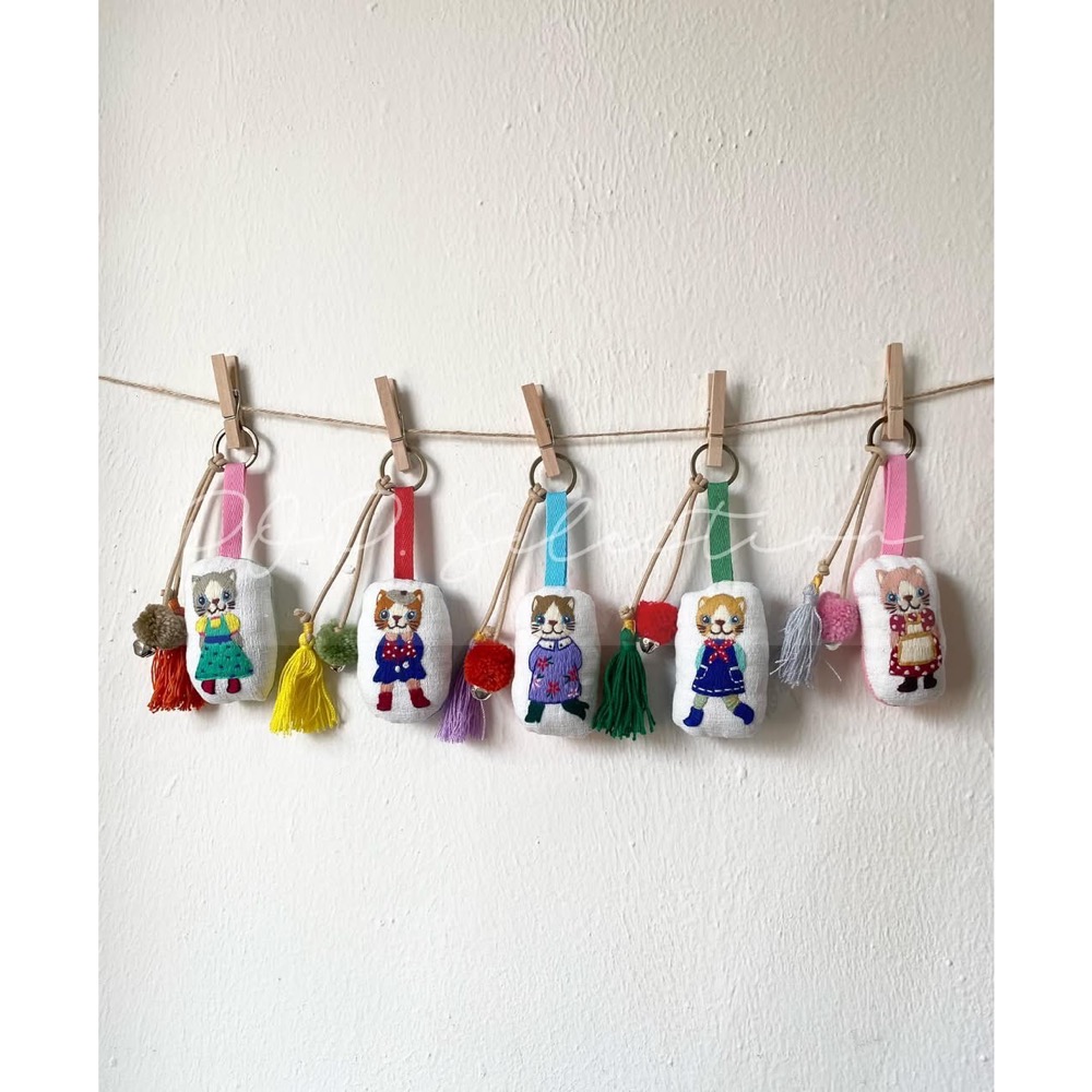 Meow～🐈  手工日式 刺繡貓咪娃娃 鑰匙圈-細節圖10