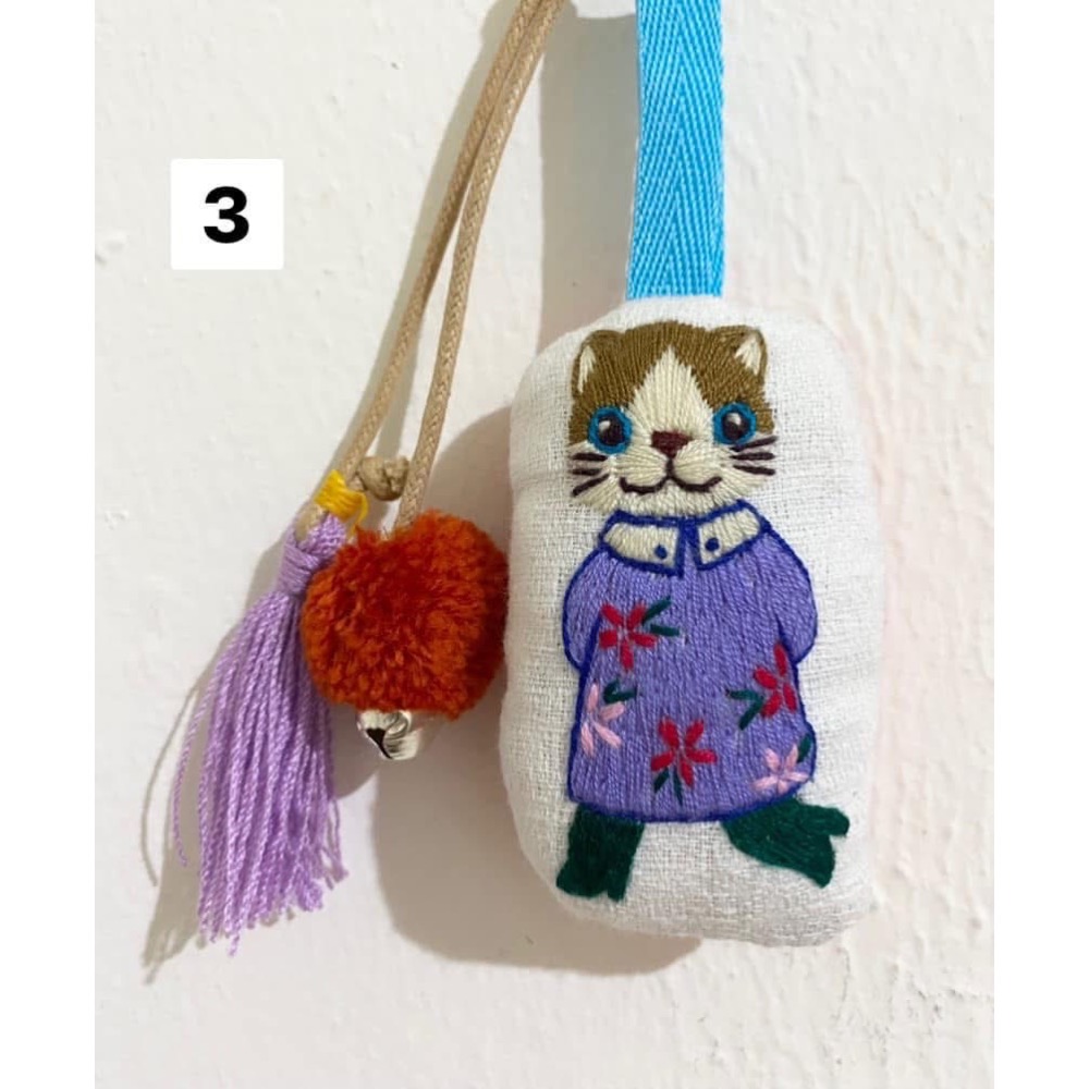 Meow～🐈  手工日式 刺繡貓咪娃娃 鑰匙圈-規格圖11