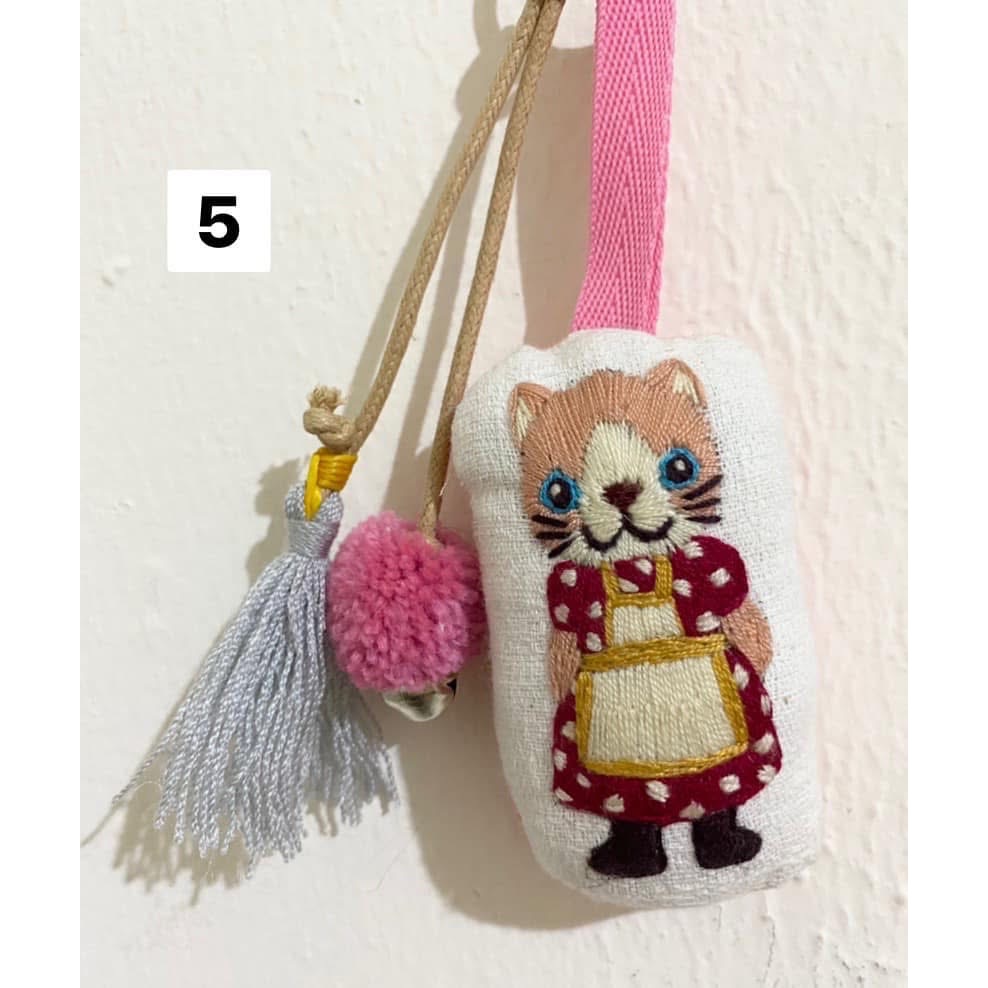 Meow～🐈  手工日式 刺繡貓咪娃娃 鑰匙圈-規格圖11