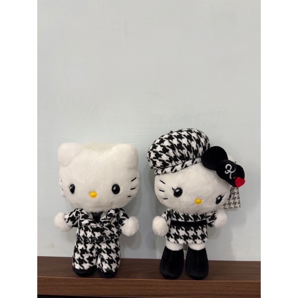 日本新發售 黑白千鳥格 千金風HELLO KITTY絨毛娃娃吊飾 髮夾組 收納包-細節圖3