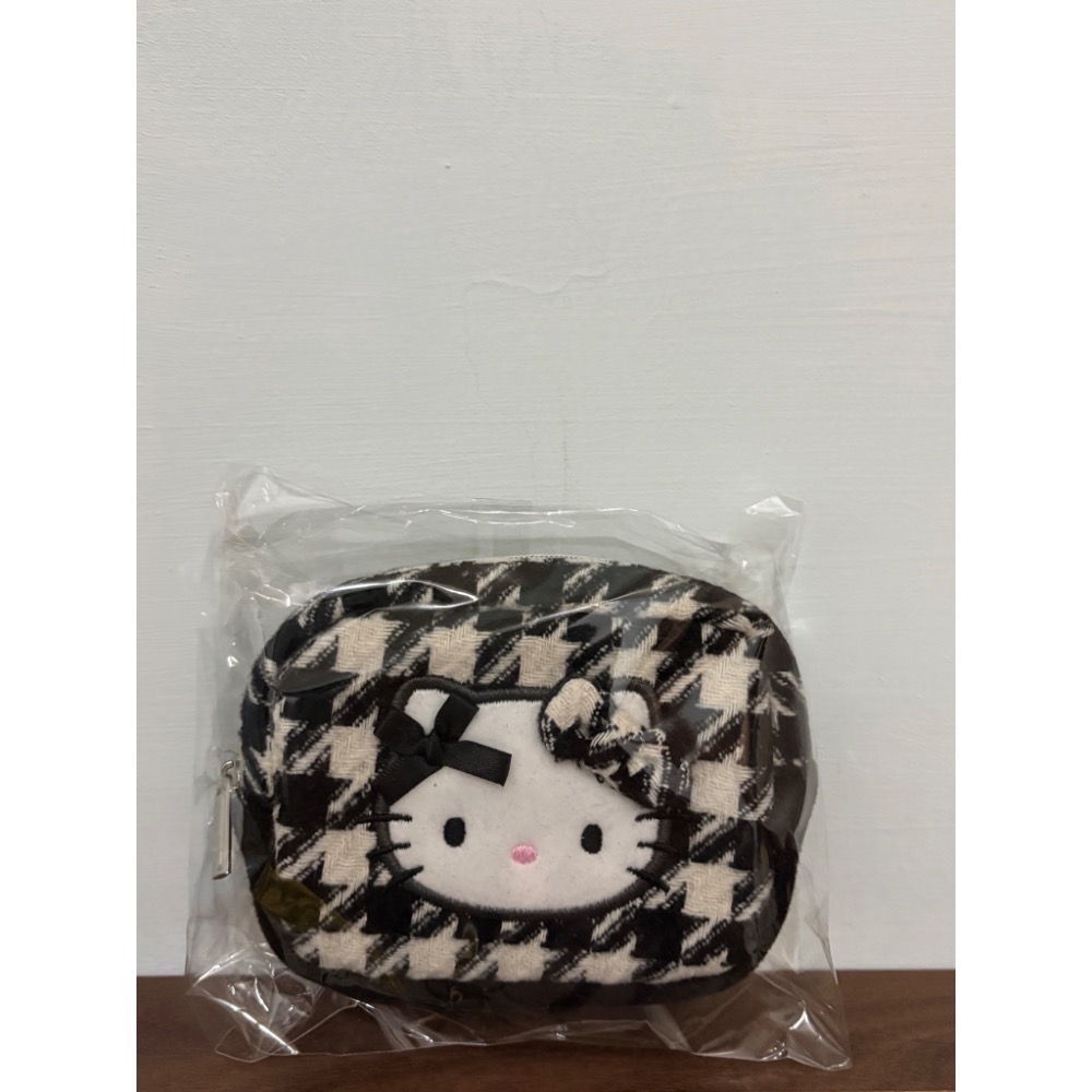 日本新發售 黑白千鳥格 千金風HELLO KITTY絨毛娃娃吊飾 髮夾組 收納包-細節圖6