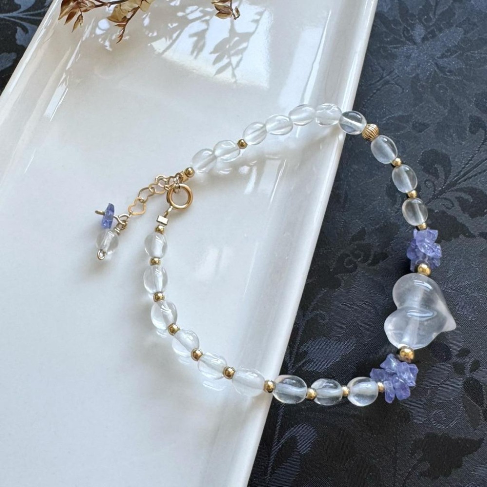 ［zoeverglow] 奶白晶x坦桑石x白水晶14kgf手鍊｜屁桃愛心 白水晶米珠｜靈感 • 勇氣 • 淨化 • 療癒-細節圖5