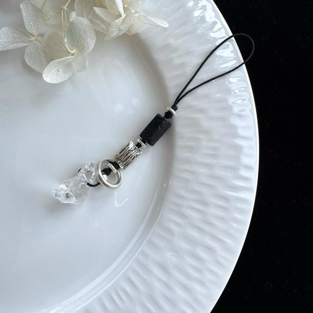 ［zoeverglow] 白水晶x黑碧璽 手機掛飾｜淨化 避邪｜原石風-細節圖5