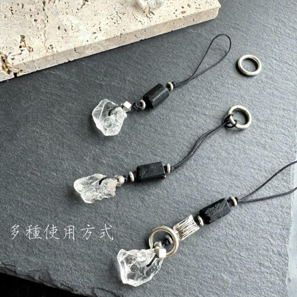 ［zoeverglow] 白水晶x黑碧璽 手機掛飾｜淨化 避邪｜原石風-細節圖6