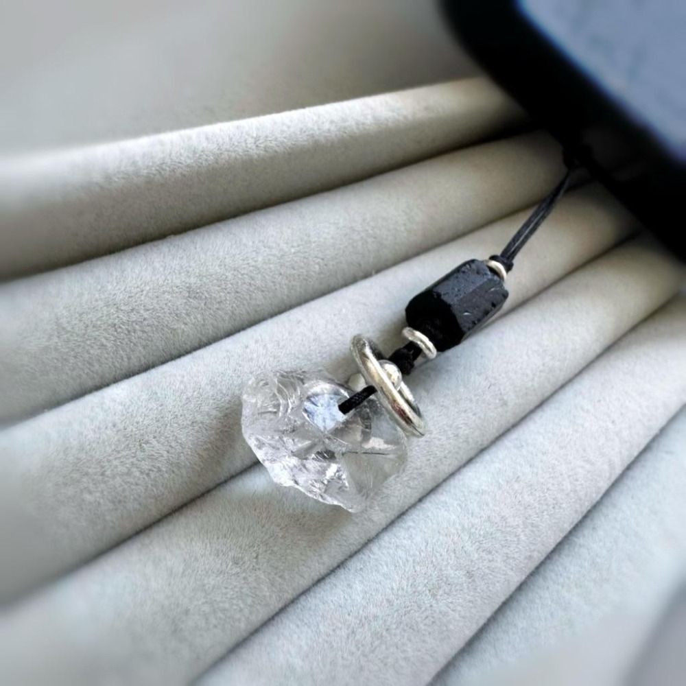 ［zoeverglow] 白水晶x黑碧璽 手機掛飾｜淨化 避邪｜原石風-細節圖8