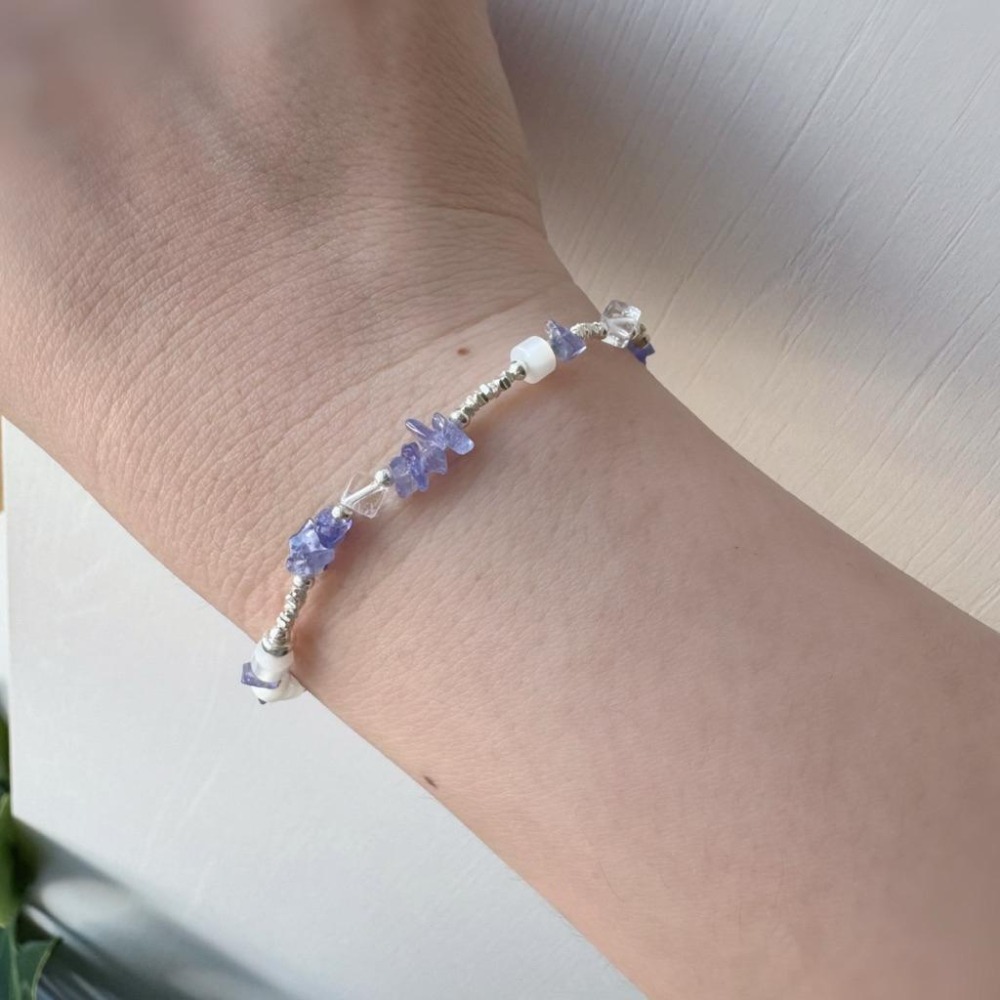 ［zoeverglow] 坦桑石x白母貝x白水晶 s925純銀手鍊｜碎銀幾兩｜柔光・靜謐・平靜 • 療癒-細節圖3