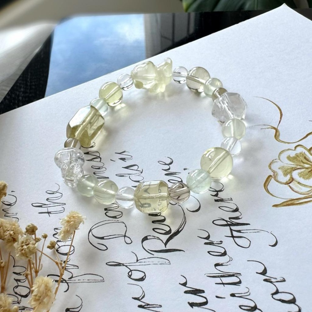 ［zoeverglow] 竹葉青x檸檬黃水晶熊熊x葡萄石x白水晶手串｜魔晶宙斯 全水晶款｜財運 守護 安定 清新 療癒-細節圖2