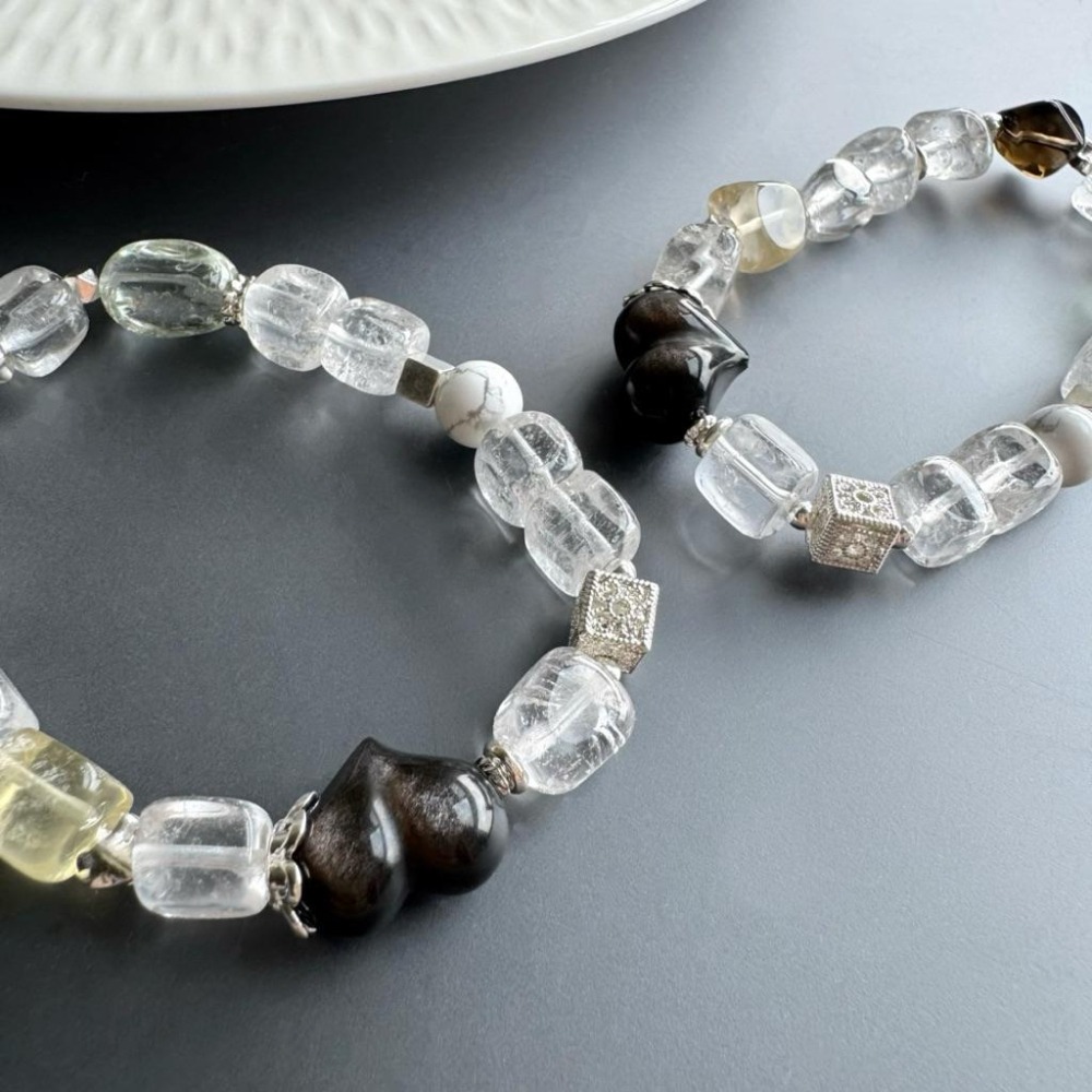 [zoeverglow] 銀曜石屁桃愛心x白水晶冰塊手串｜檸檬黃水晶 綠水晶 白松石 茶水晶|文青療癒 清透 細閃 清新-細節圖2