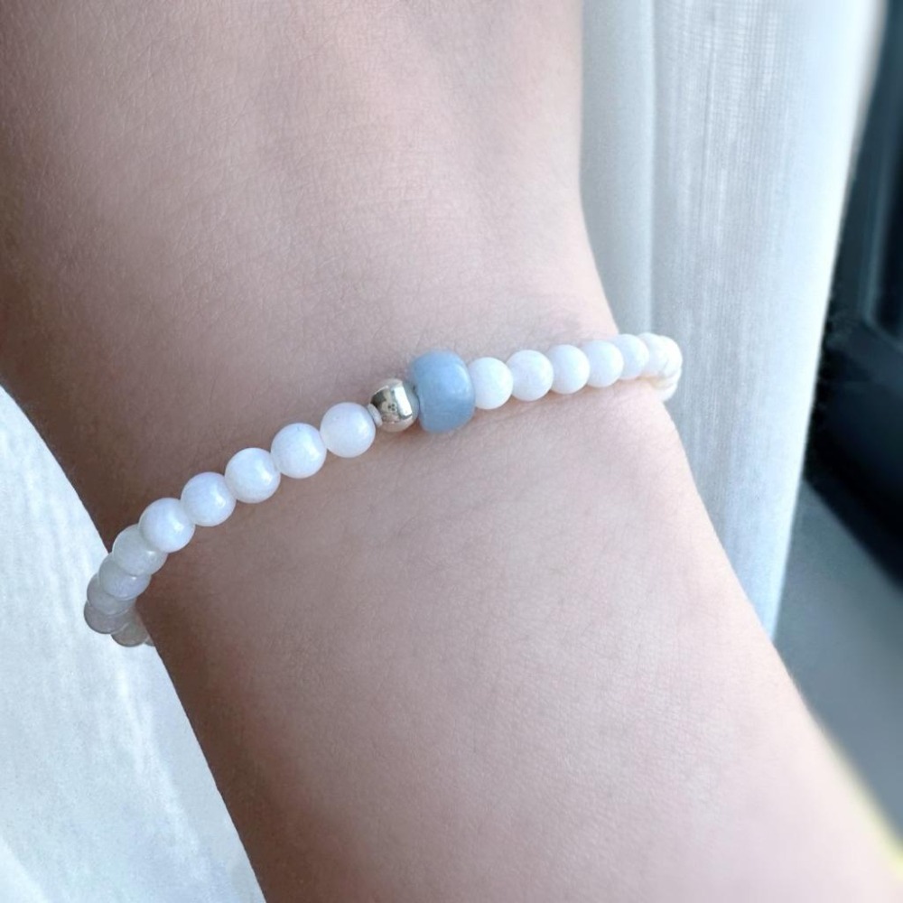 ［zoeverglow] 藍天使石xs925純銀x白母貝手串｜有機｜疊戴 細款 霧霾藍｜淨化 心靈守護 療癒石-細節圖7