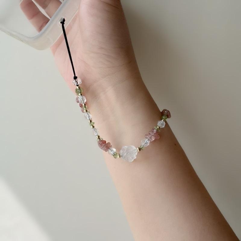 ［zoeverglow] 奶白晶玫瑰花x草莓晶x橄欖石 手機掛繩｜雙面雕刻｜魅力 人緣 淨化 保護 治癒系-細節圖3