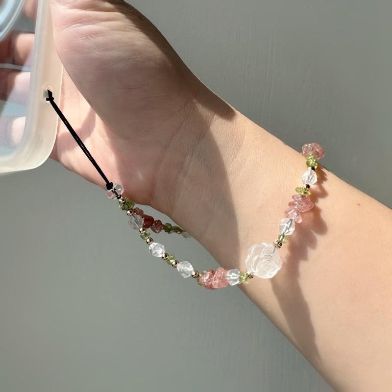 ［zoeverglow] 奶白晶玫瑰花x草莓晶x橄欖石 手機掛繩｜雙面雕刻｜魅力 人緣 淨化 保護 治癒系-細節圖8