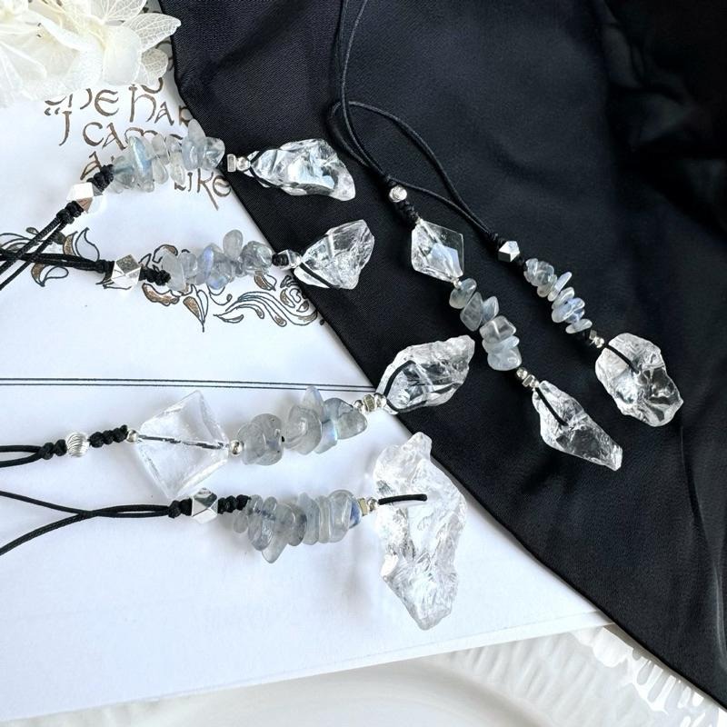 ［zoeverglow] 白水晶x灰月光石 手機掛飾｜白水晶原石 吊飾 冷淡風-細節圖3