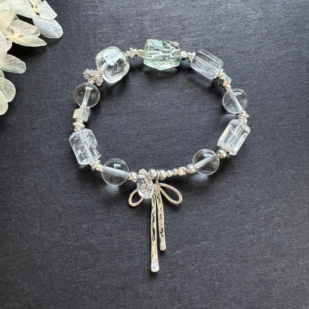 ［zoeverglow］綠水晶x白水晶 蝴蝶結手串｜療癒 • 淨化 • 純粹 • 透明系 • 自然風-細節圖2