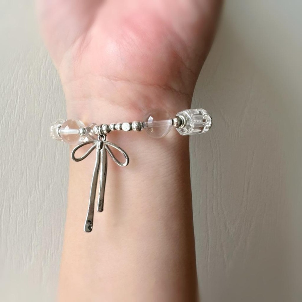 ［zoeverglow］綠水晶x白水晶 蝴蝶結手串｜療癒 • 淨化 • 純粹 • 透明系 • 自然風-細節圖3