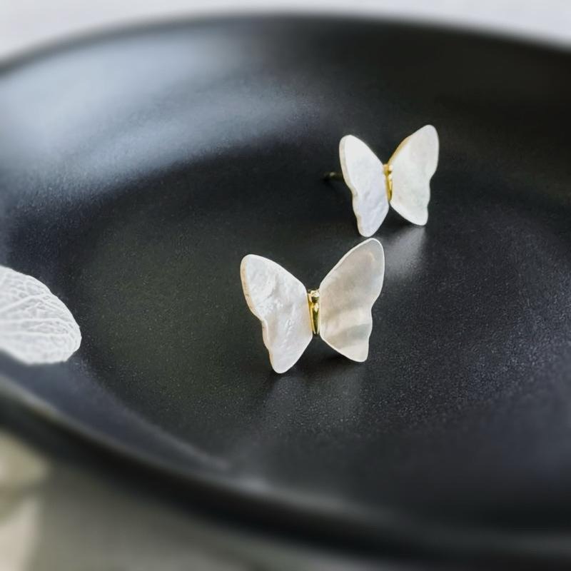 ［zoeverglow] 白蝶貝蝴蝶 耳環｜鍍金 ｜白貝母 耳釘-細節圖2