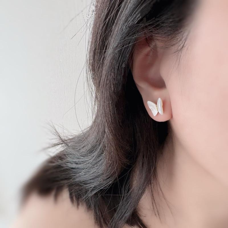 ［zoeverglow] 白蝶貝蝴蝶 耳環｜鍍金 ｜白貝母 耳釘-細節圖7