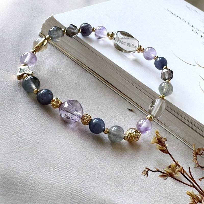 ［zoeverglow] 茶水晶x血滴菫青石x紫水晶x藍月光x冰曜石x灰月光 手串｜守護 自信 莫蘭迪 淡雅風-細節圖2