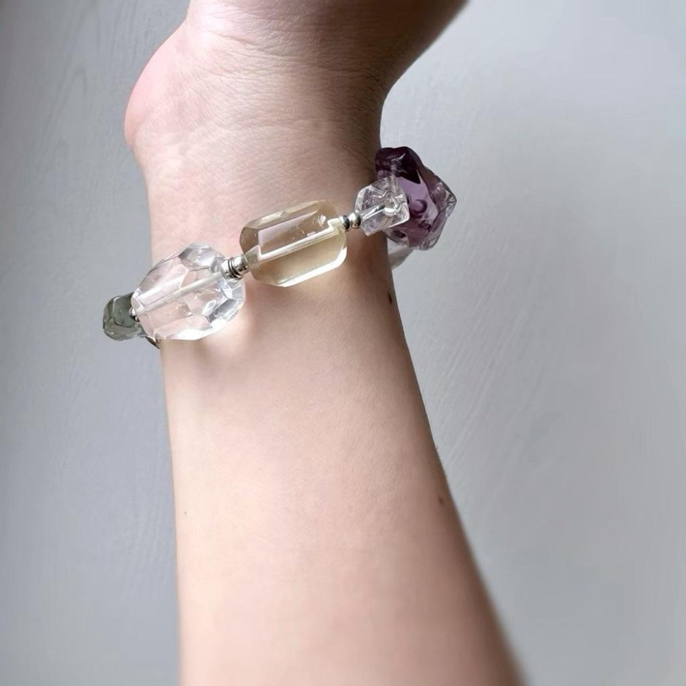 [zoeverglow] < 冰川心星 >綠水晶x白水晶x竹葉青黃水晶x紫水晶s925手串｜屁桃愛心 大水晶 透明系-細節圖3