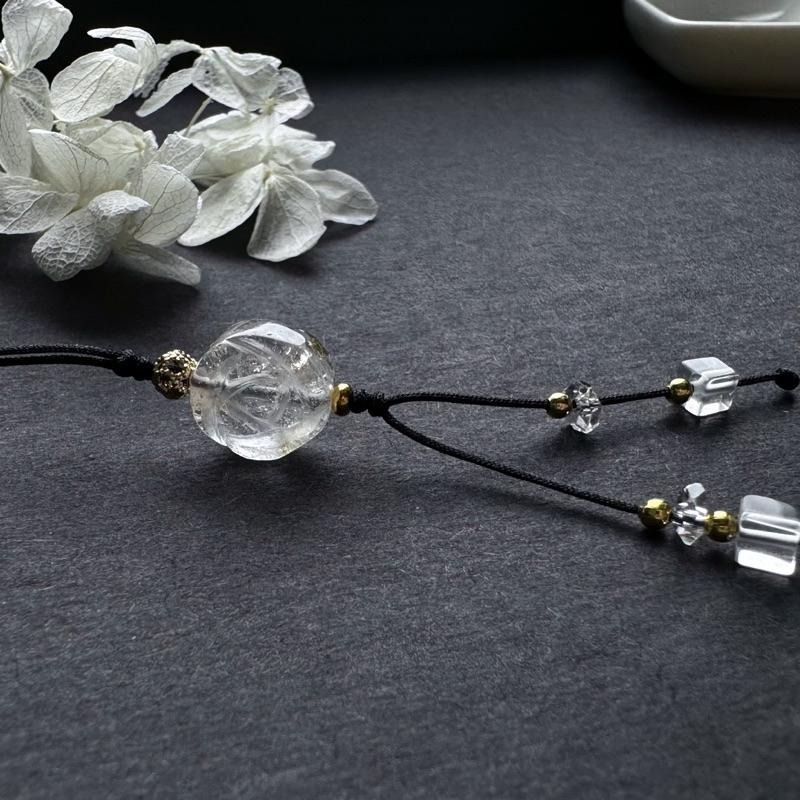 [zoeverglow]白水晶玫瑰花 手機掛飾｜雙面雕刻｜簡約 典雅-細節圖9