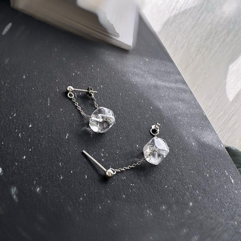[zoeverglow]白水晶切面s925純銀耳環｜冰塊 冷淡風-細節圖3