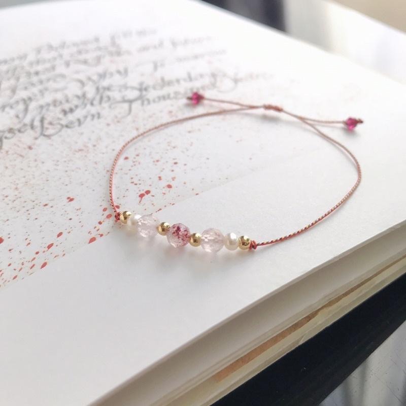 [zoeverglow]五色線+草莓晶x淡水珍珠x石榴石編製紅繩手繩｜極細-細節圖5