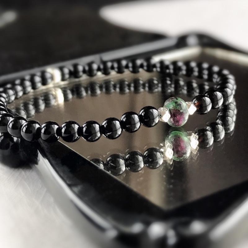 [zoeverglow]原創紅綠寶x黑瑪瑙 純銀手串|彈力繩-細節圖4