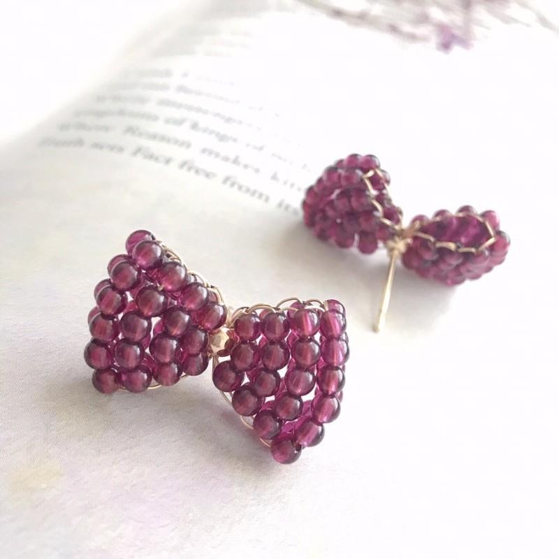 [zoeverglow]蝴蝶結石榴石耳環｜紫牙烏 手工編製 甜美 童話風-細節圖8