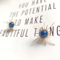 [zoeverglow]< 光芒 >藍晶石耳釘｜繞線編製 耳釘式 單隻