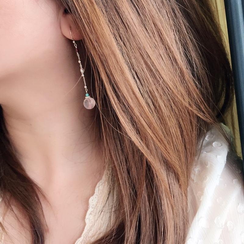 [zoeverglow]< 春天 >粉晶x綠松石x石榴石x淡水珍珠s925純銀耳環｜玫瑰花球-細節圖3