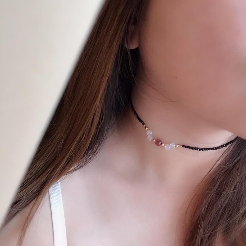 [zoeverglow]< 天使的羽翼 >藍月光石x草莓晶x黑尖晶石頸鍊|抽拉式調節-細節圖2