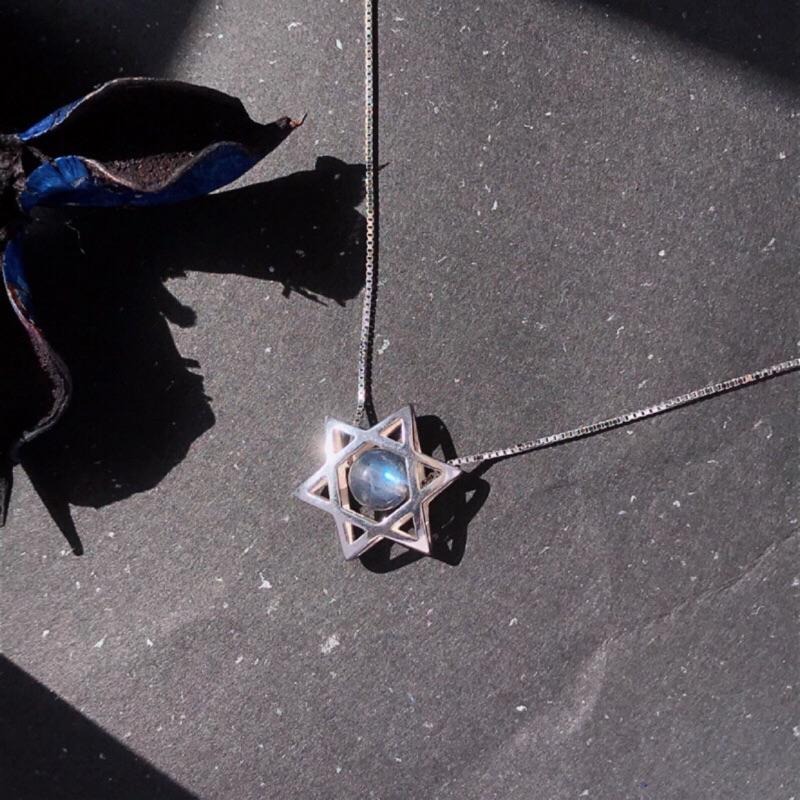 [zoeverglow]灰月光s925純銀項鍊｜拉長石 六芒星 藍光 立體星-細節圖2