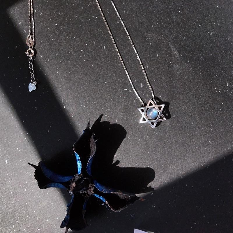 [zoeverglow]灰月光s925純銀項鍊｜拉長石 六芒星 藍光 立體星-細節圖7