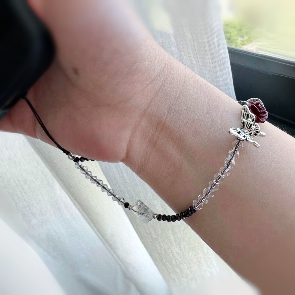 ［zoeverglow] 硃砂玫瑰花x黑尖晶 x奧地利水晶手機掛繩｜蝴蝶 暗黑風 ｜保護 淨化 黑紅色系-細節圖3