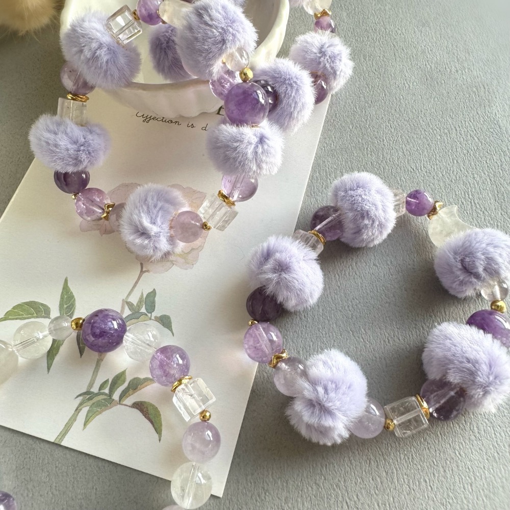 ［zoeverglow] 冬日療癒 紫毛毛球水晶手串｜紫水晶x紫兔毛x薰衣草紫水晶｜月亮 星星 愛心|附白水晶替換珠-細節圖9