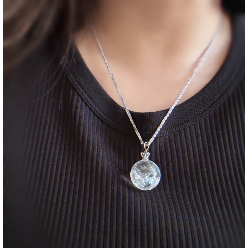 ［zoeverglow] 天然白水晶球項鍊｜冰裂與雲霧 ｜滿天星鈦鋼鍊 項鍊可取下｜療癒系 簡約-細節圖4