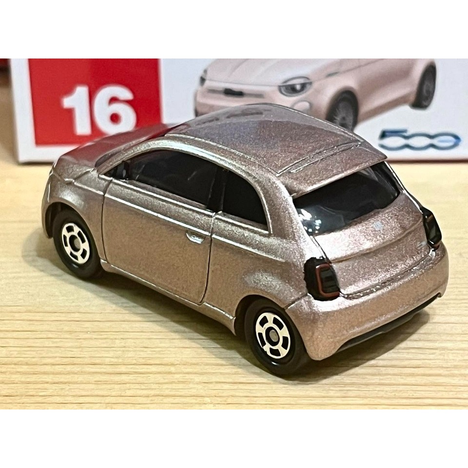 TOMICA No.16 FIAT 500e-細節圖2