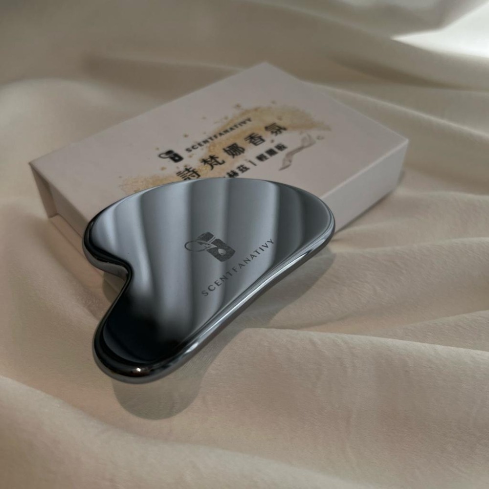 【詩梵娜香氛】太赫茲輕雕板 太赫茲刮痧板｜附贈收納袋 精緻盒裝 心型刮痧板 太赫茲能量石 舒壓按摩板 瘦臉神器 穴道按摩-細節圖5