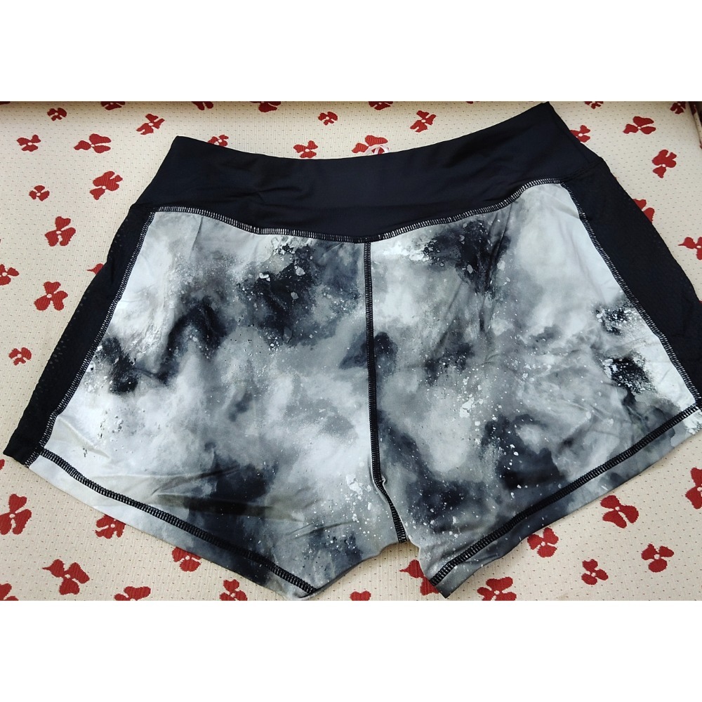 曼黛瑪璉8AT運動短褲(潑墨黑）L size-細節圖2