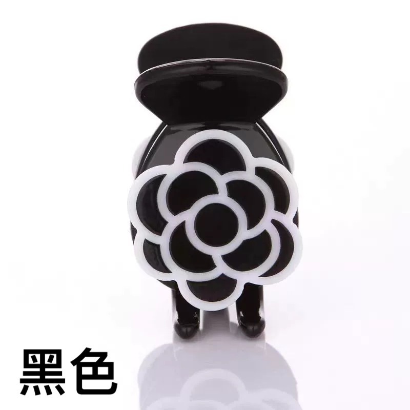 黑色