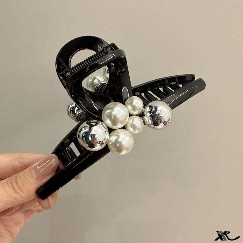 24H出貨 輕奢設計感 珍珠 鯊魚夾 抓夾 珍珠抓夾 大腸圈髮束 盤髮夾 髮繩 髮圈-細節圖2