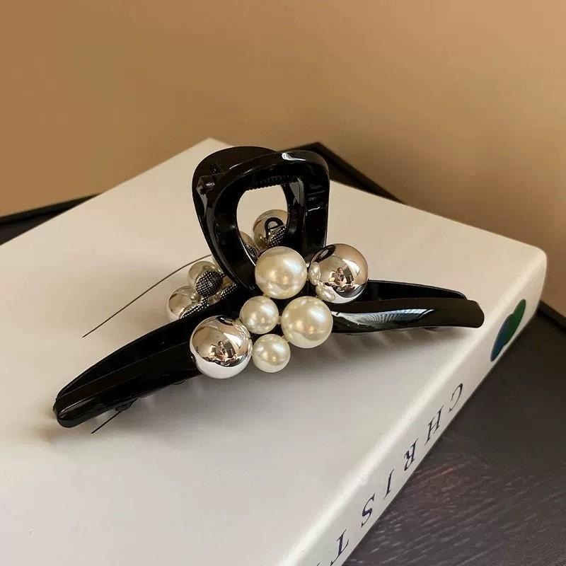 24H出貨 輕奢設計感 珍珠 鯊魚夾 抓夾 珍珠抓夾 大腸圈髮束 盤髮夾 髮繩 髮圈-細節圖7