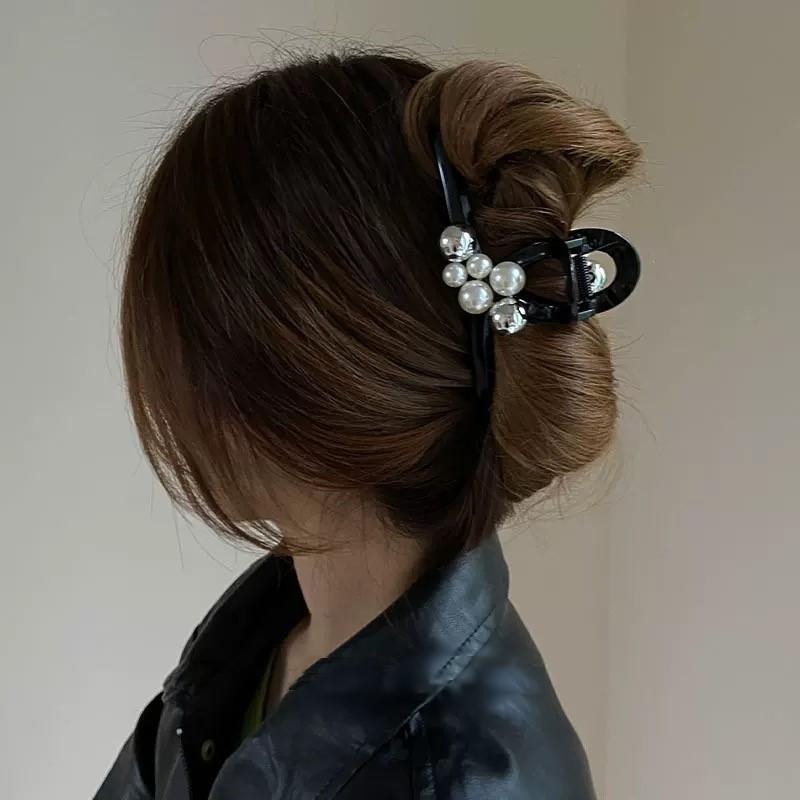 24H出貨 輕奢設計感 珍珠 鯊魚夾 抓夾 珍珠抓夾 大腸圈髮束 盤髮夾 髮繩 髮圈-細節圖9