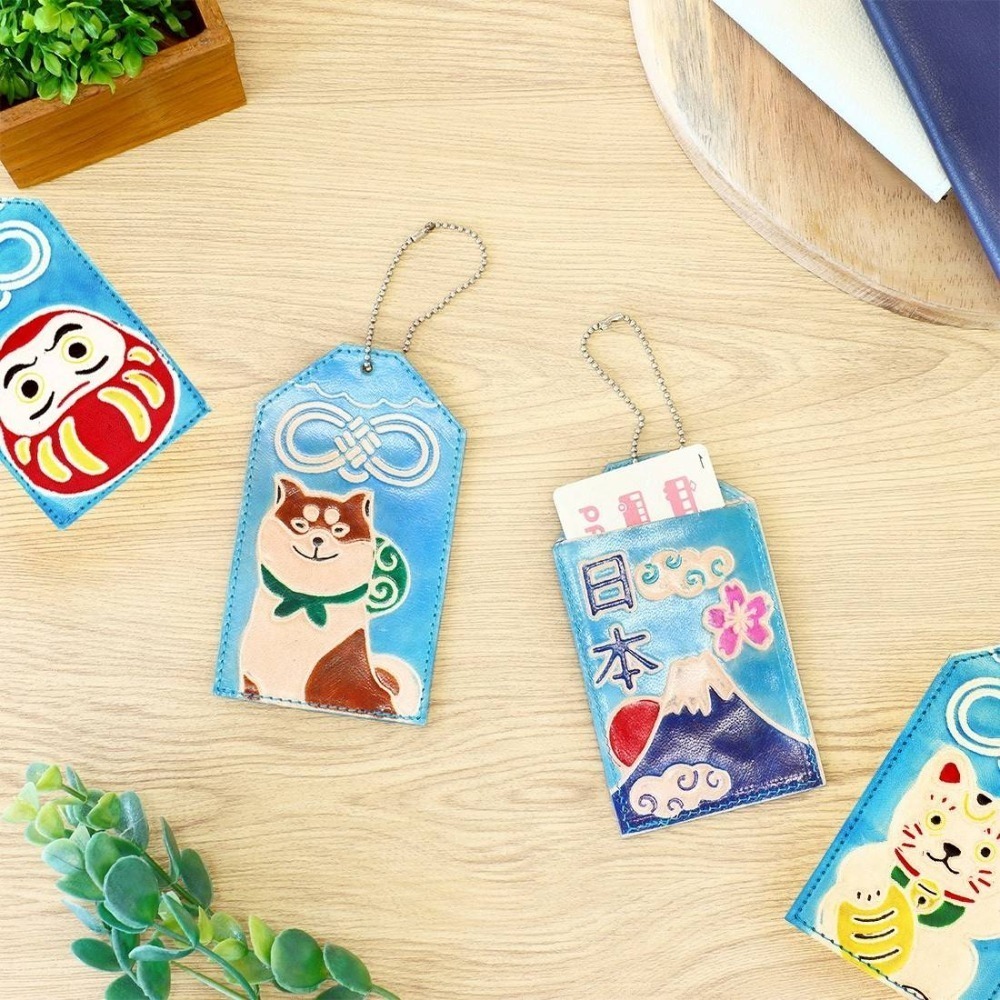 現貨-日本手工彩繪御守皮革卡套 悠遊卡夾 證件夾 幸運符 吉祥物 祈福 開運 招財 掛飾 富士山 達摩 柴犬-細節圖8