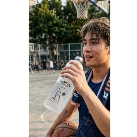 現貨-日本進口正版史努比水瓶1000ml/500ml 霧面刻度水壺 隨手 隨身瓶 環保杯 運動水杯 Snoopy-細節圖6